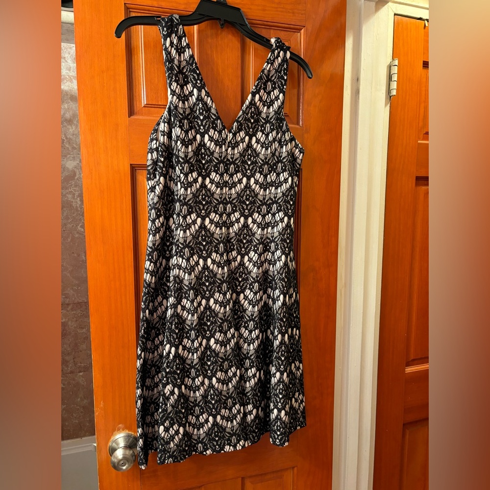Pretty Kensie Black embroidery over cream shift V-Neck above knee cocktail dress